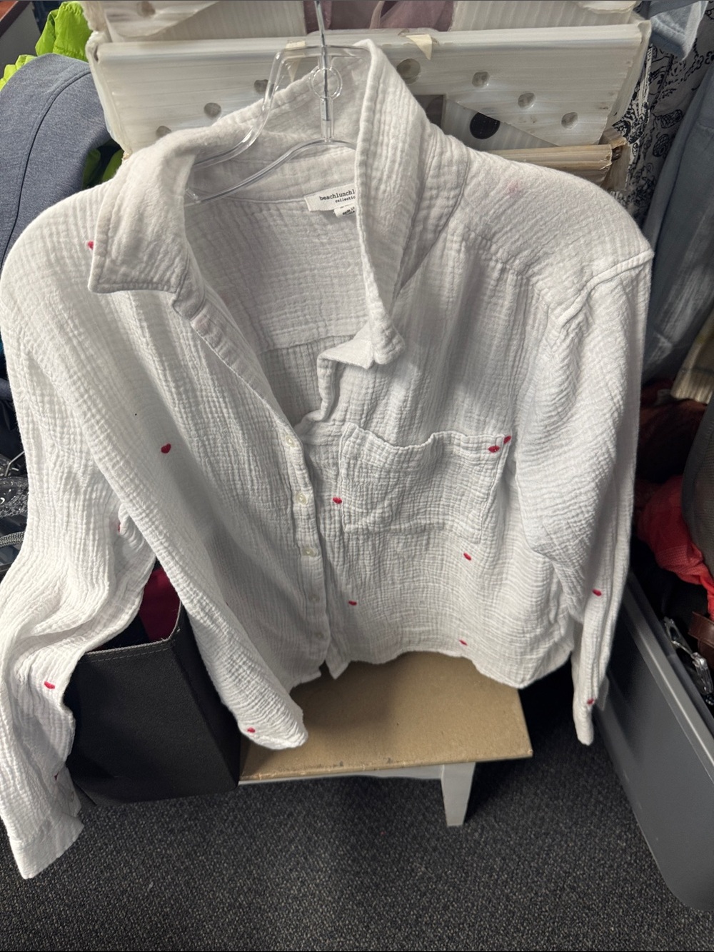 Beachlunchlounge heart embroidered button down M // 100212